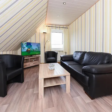 Grosse Im Dachgeschoss In Apartmán