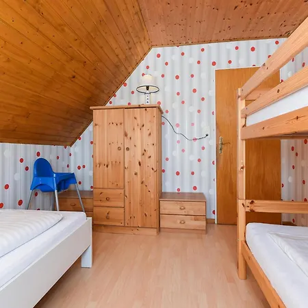 Grosse Im Dachgeschoss In *